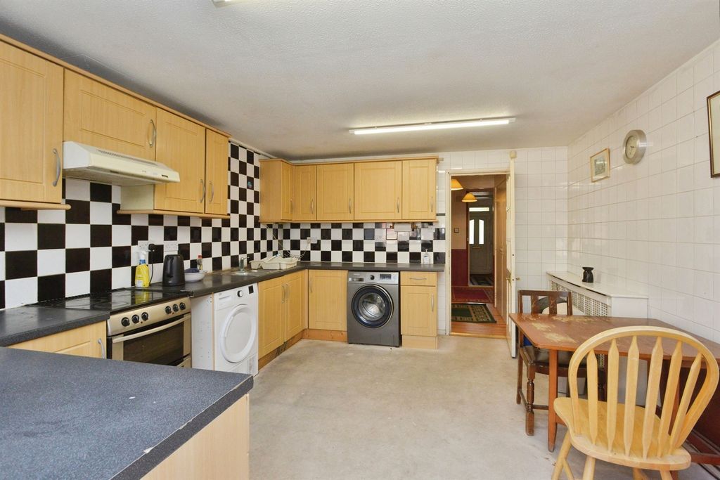 Property photo 2 of 20
