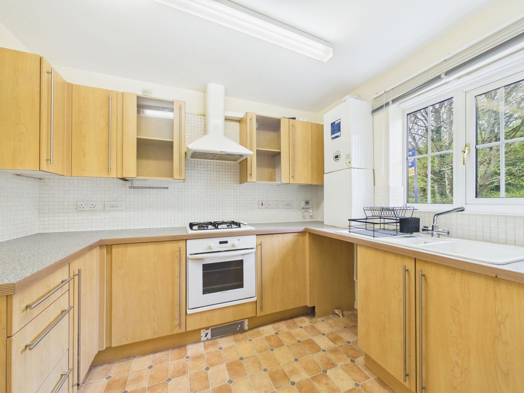 Property photo 2 of 7 Cam05203G0-Pr0072-Still003