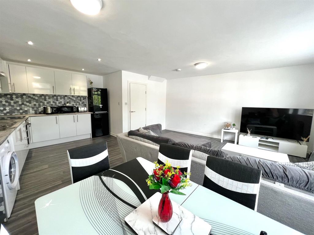Property photo 3 of 10 Img_4096.Jpg