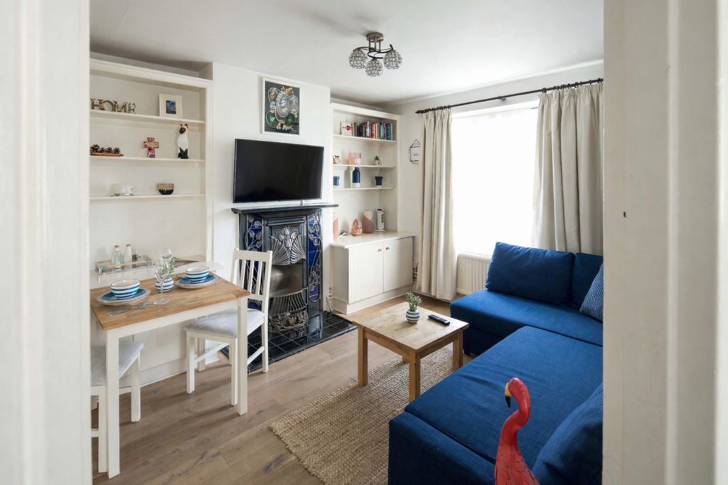 Property photo 1 of 23 One Bedroom Maisonette | Own Entrance | Private Garden | Top Floor