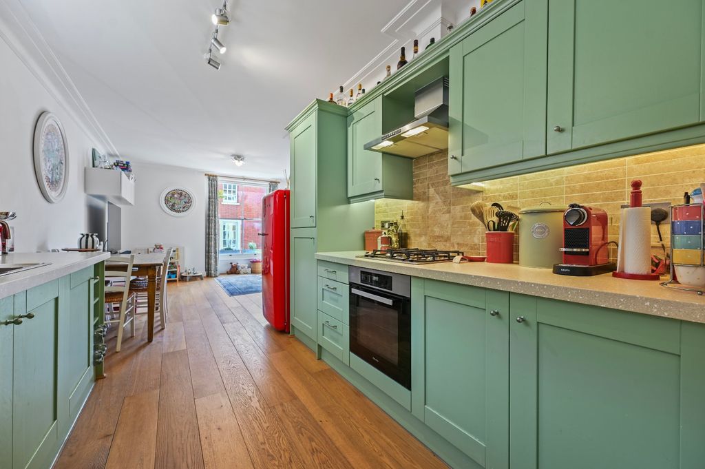 Property photo 2 of 12 Kitchen/Reception