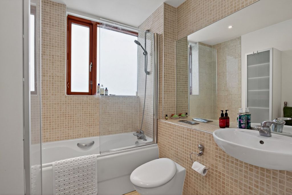 Additional image 9 of 2 bed flat for saleMeadowcroft, Cambridge, Cambridgeshire CB4