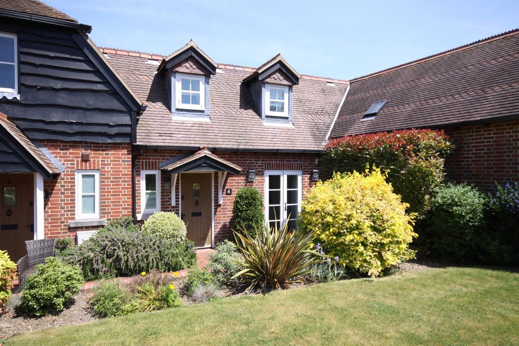 Property photo 1 of 11 Front View