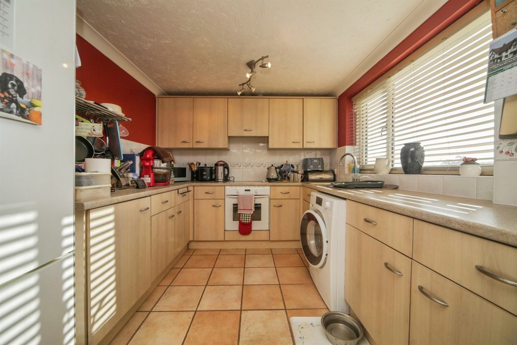 Property photo 2 of 13