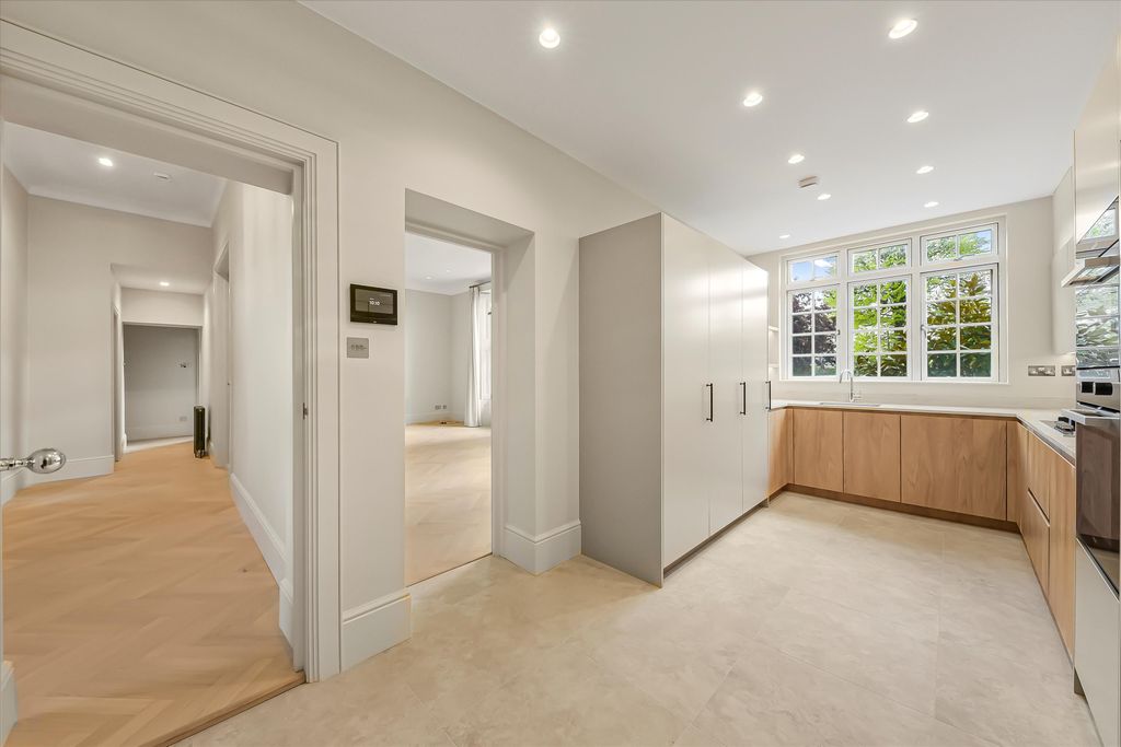 Property photo 2 of 14 Image