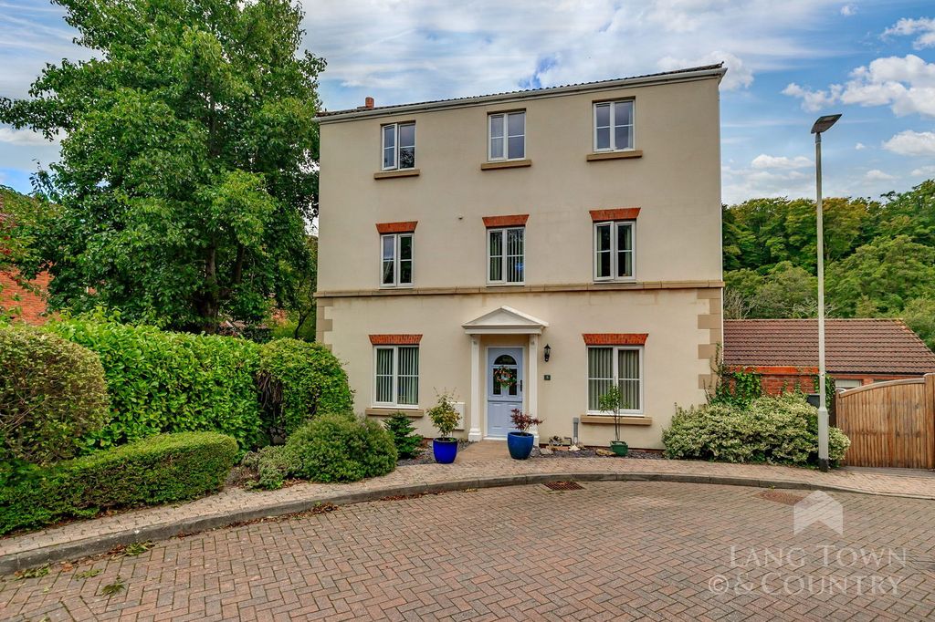 Property photo 1 of 21