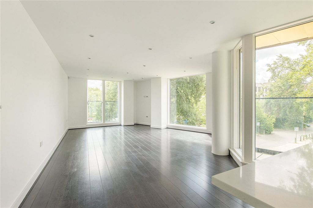 Additional image 5 of 3 bed flat for saleAberdeen Square, Cambridge, Cambridgeshire CB2