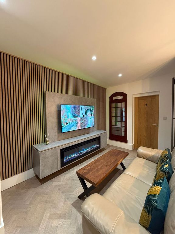 Property photo 1 of 7 Photo 4