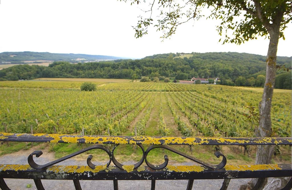 Property photo 3 of 11