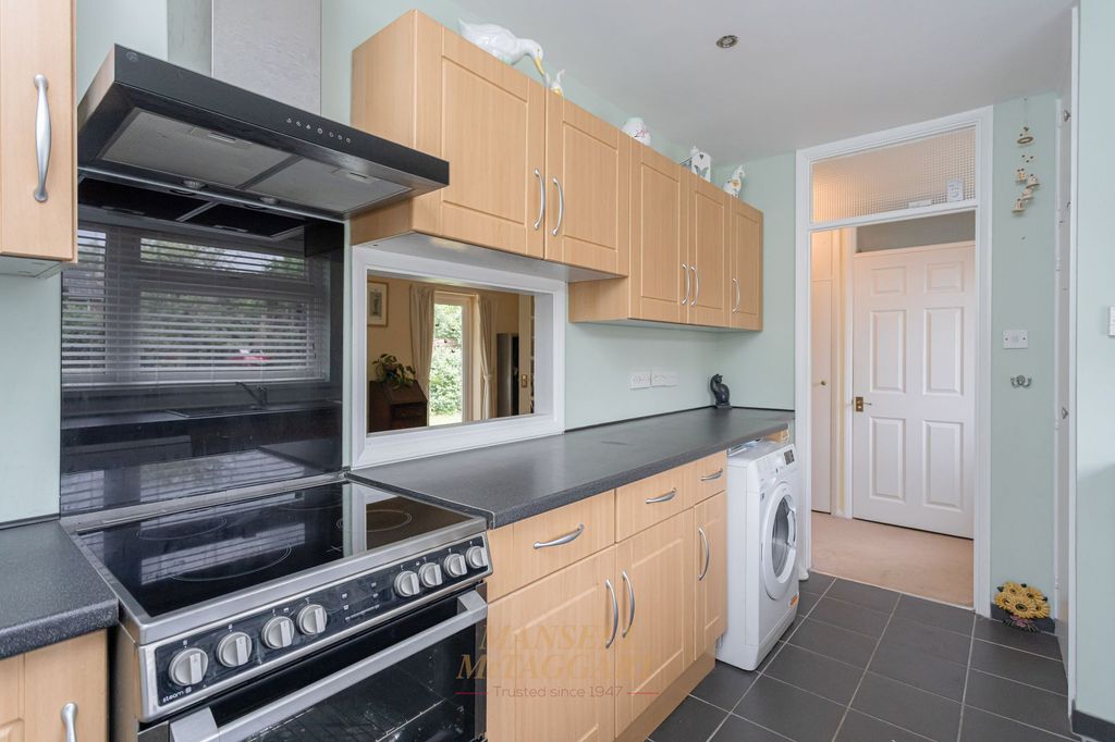 Property photo 2 of 24