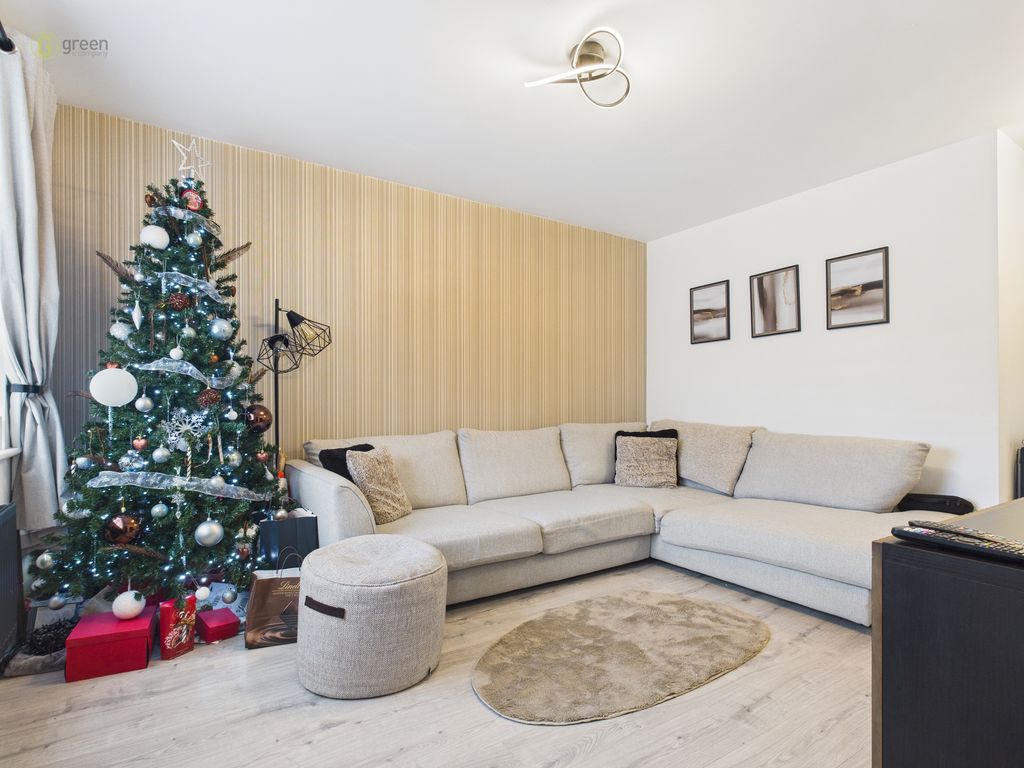 Property photo 2 of 30