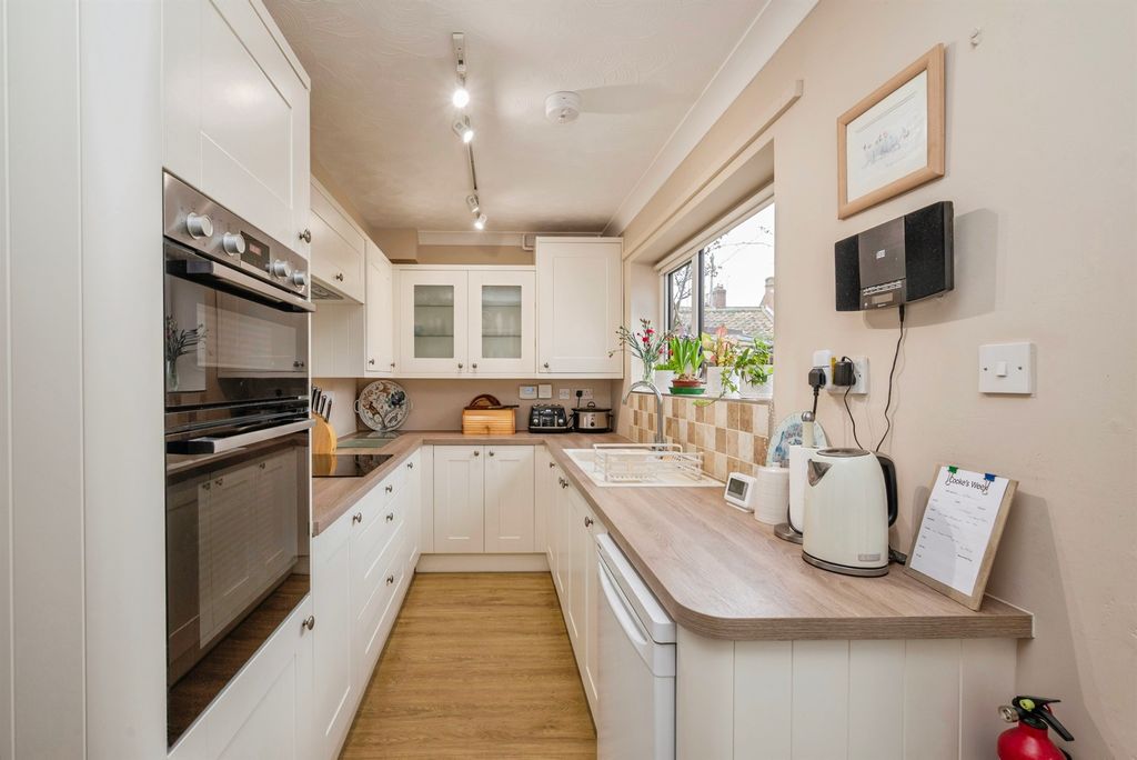 Property photo 3 of 29