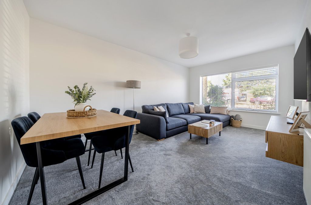 Property photo 2 of 12 1483219-6-6A42524...