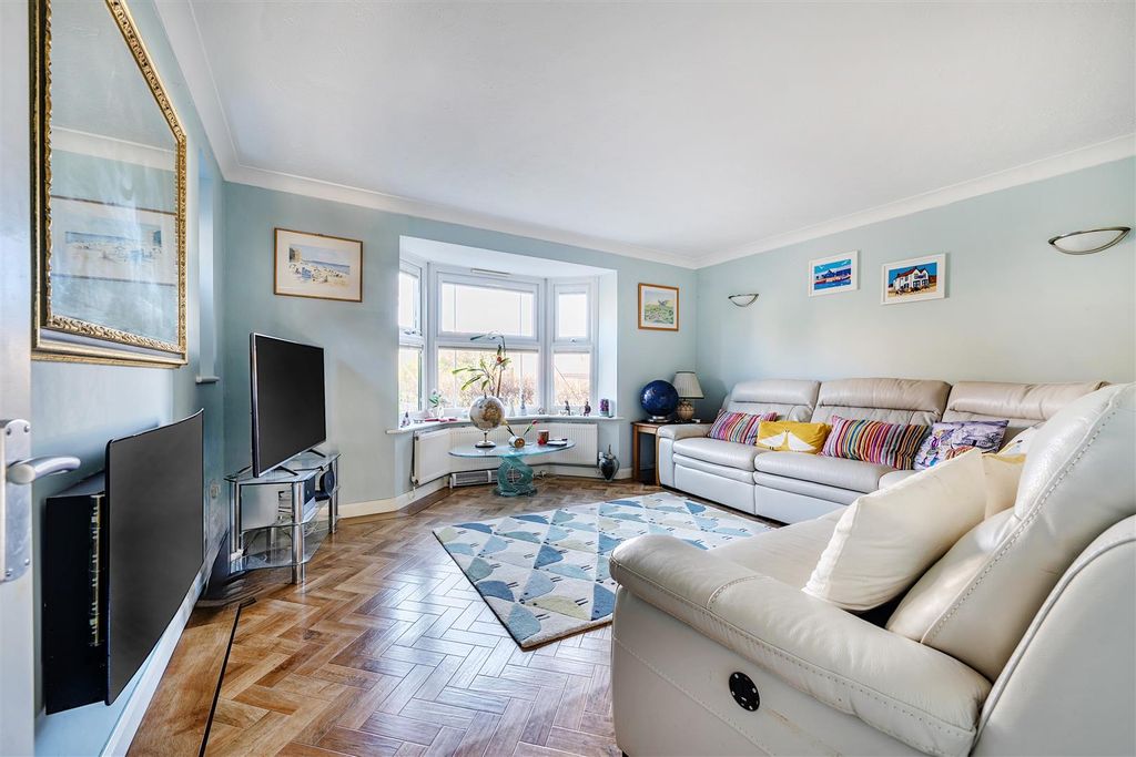 Property photo 2 of 25 1406520-10-69838B26F1063.Jpg