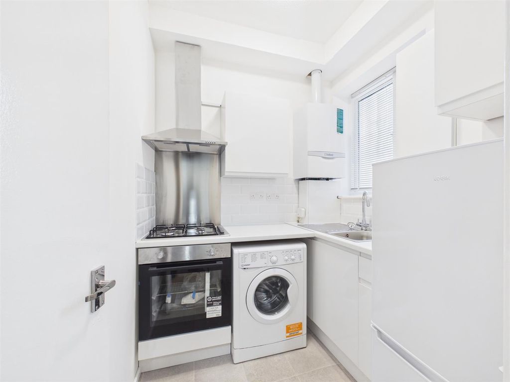 Property photo 3 of 5 Cam04237G0-Pr0354-Still004.Jpg