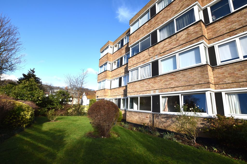 Property photo 1 of 8 1 Bedroom  Ground Floor Flat For Sale