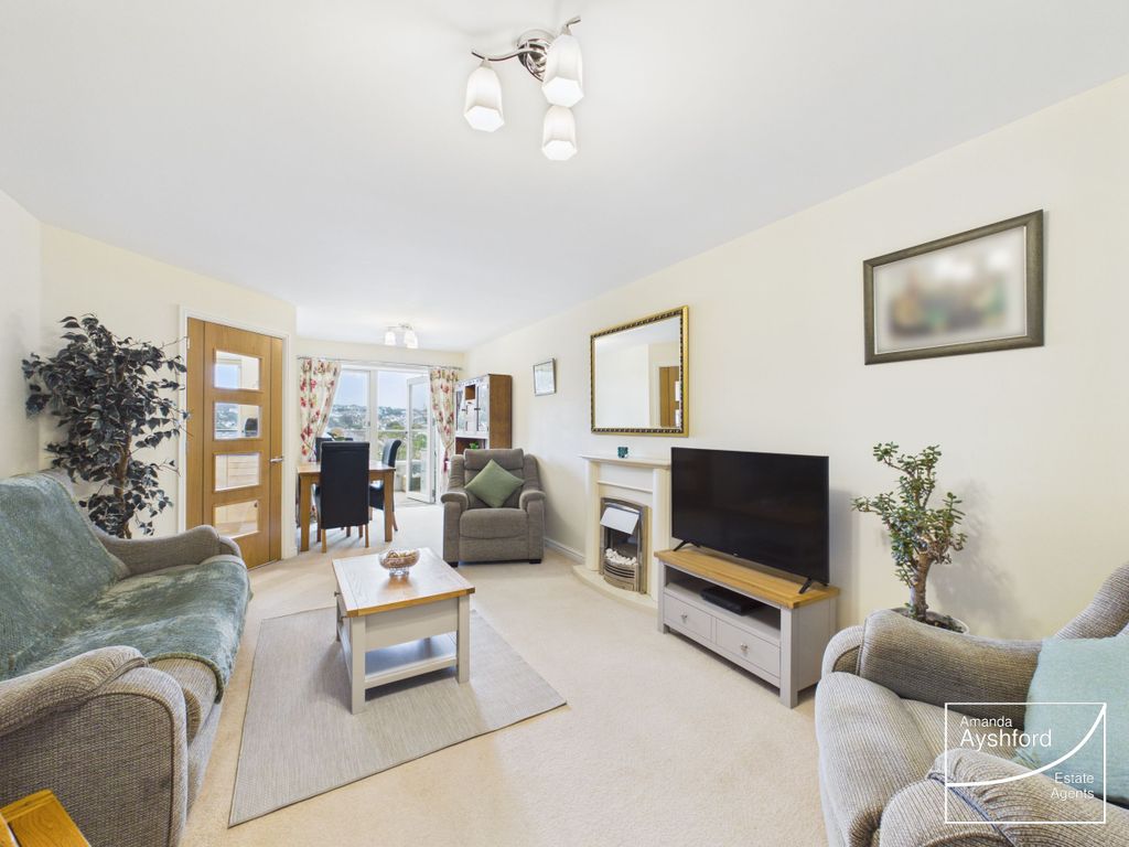 Property photo 2 of 35