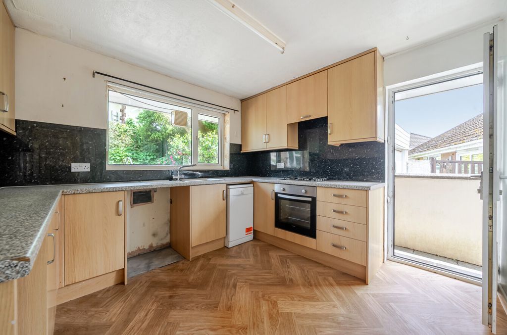 Property photo 2 of 21 2 - 17-6A3E757851A54-...