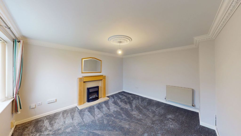 Property photo 3 of 11 Lounge