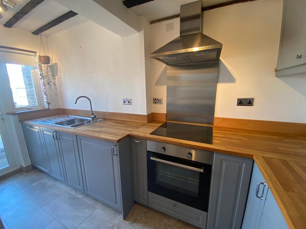 Property photo 1 of 9 Kitchen