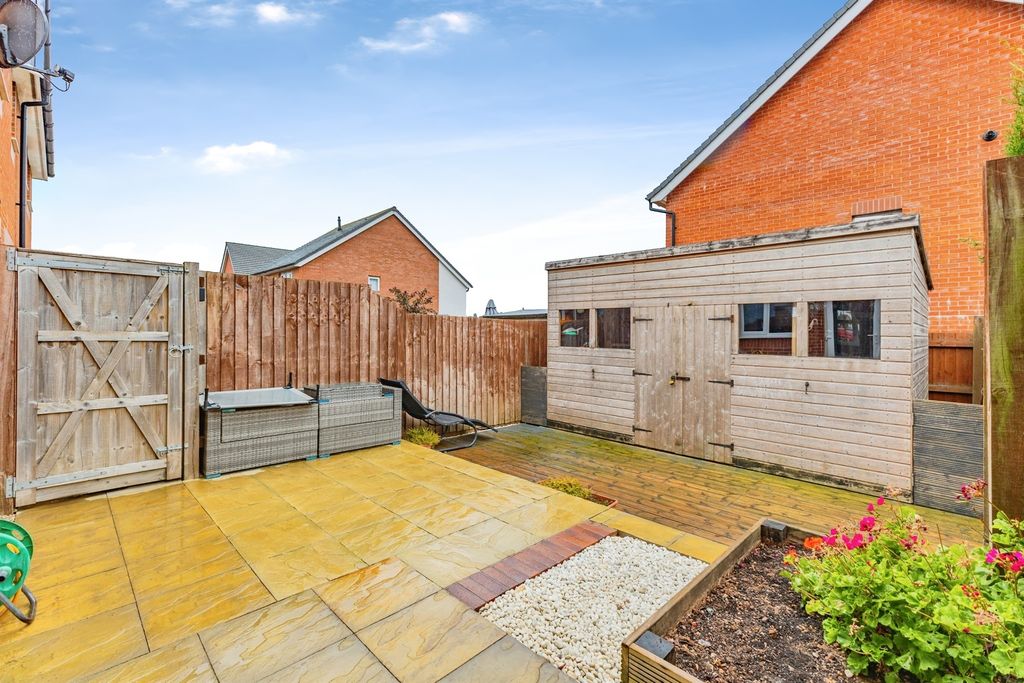 Property photo 2 of 22
