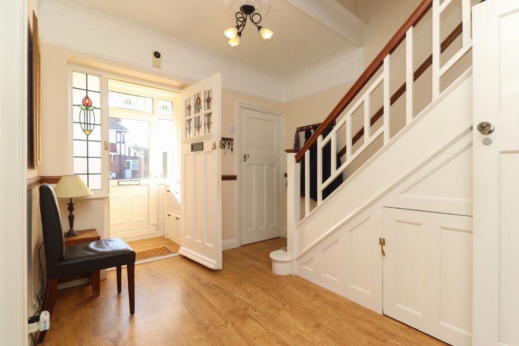 Property photo 2 of 17 Picture 2