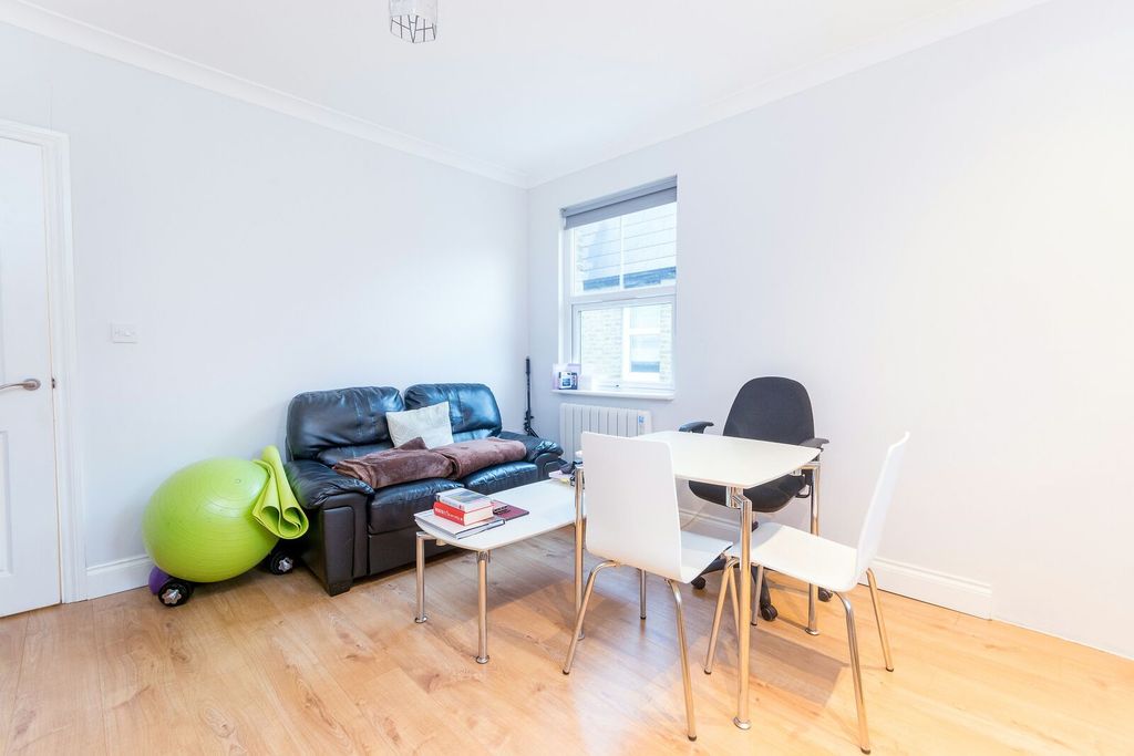 Property photo 3 of 7