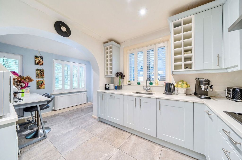 Property photo 2 of 22