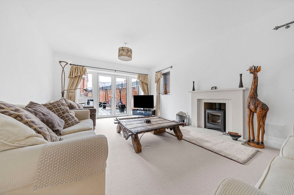 Property photo 3 of 35 Sitting Room