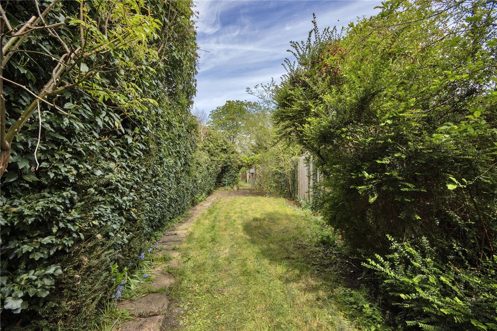 Property photo 2 of 13 Garden