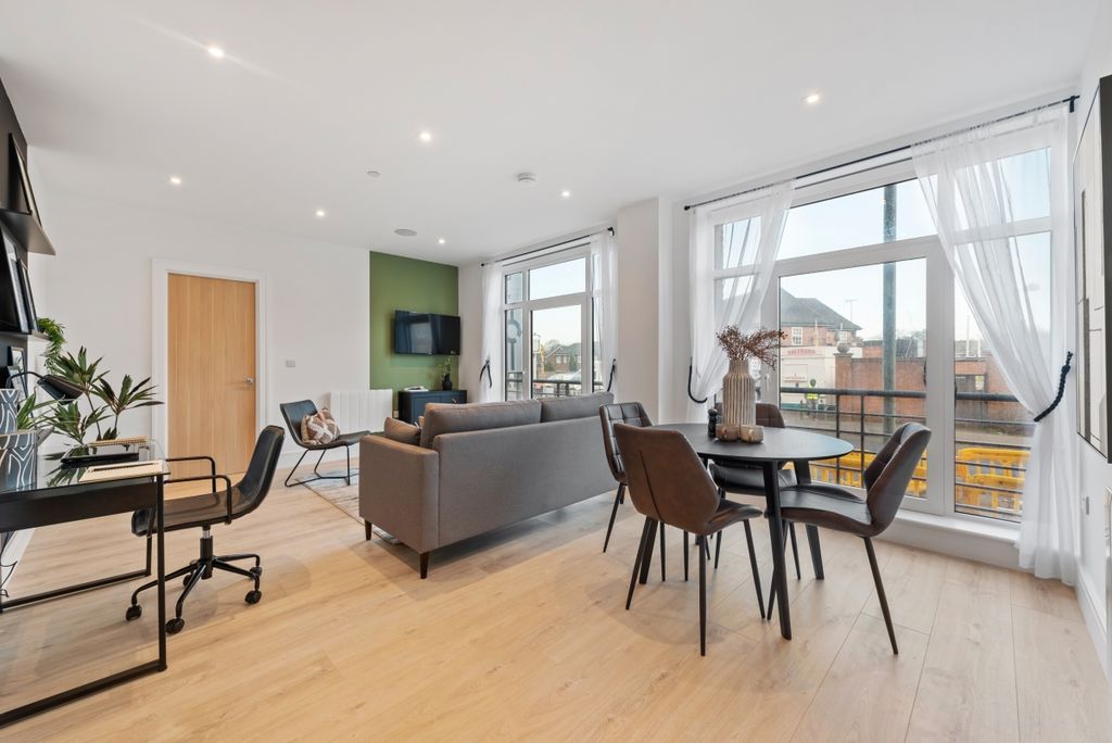Property photo 3 of 6 Syward Place, F1 Ph3