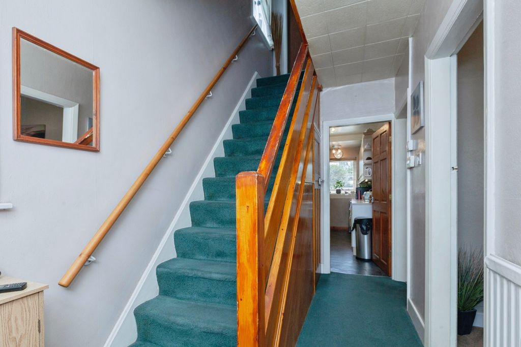 Property photo 3 of 20 Hallway