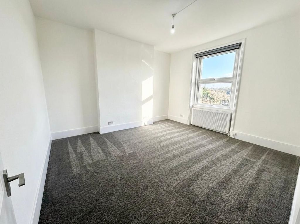 Property photo 2 of 3