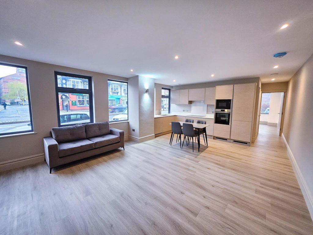 Property photo 2 of 18 Bedroom