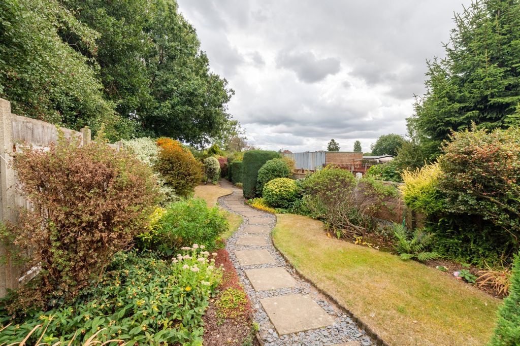 Property photo 1 of 17 Picture No. 21