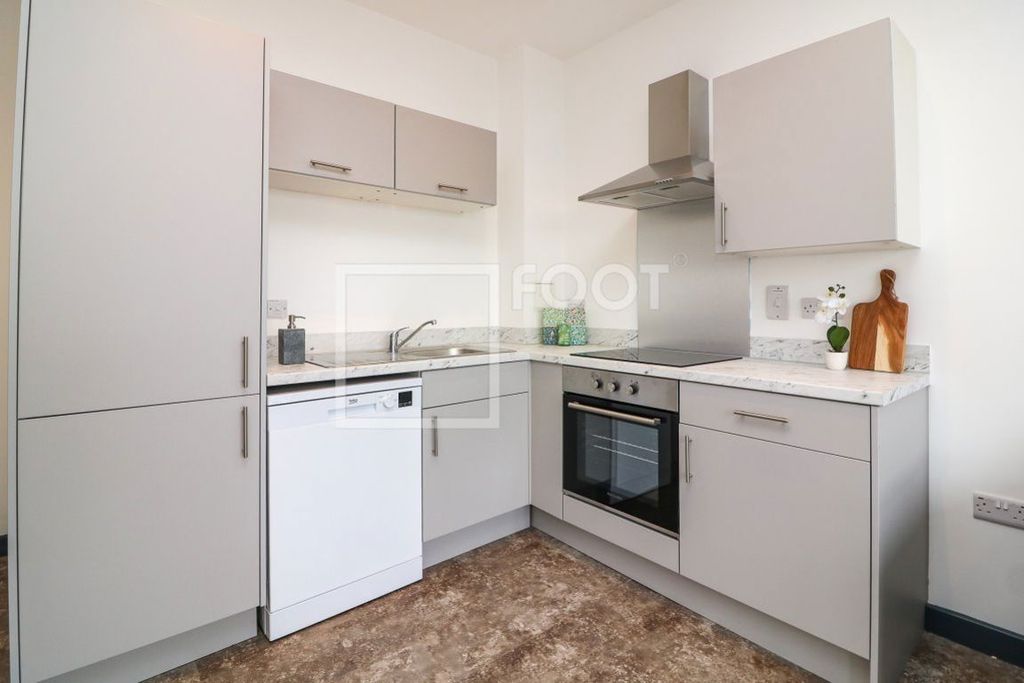 Property photo 2 of 35