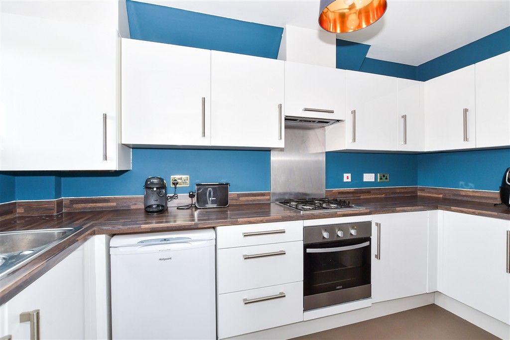 Property photo 1 of 10 Kitchen