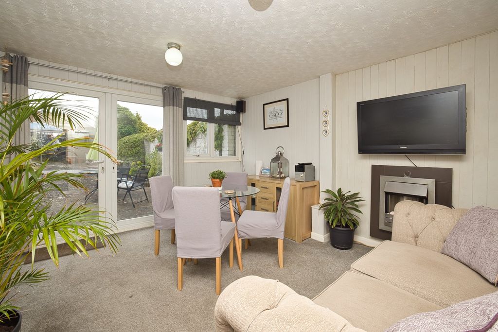 Property photo 3 of 11 Picture No. 26