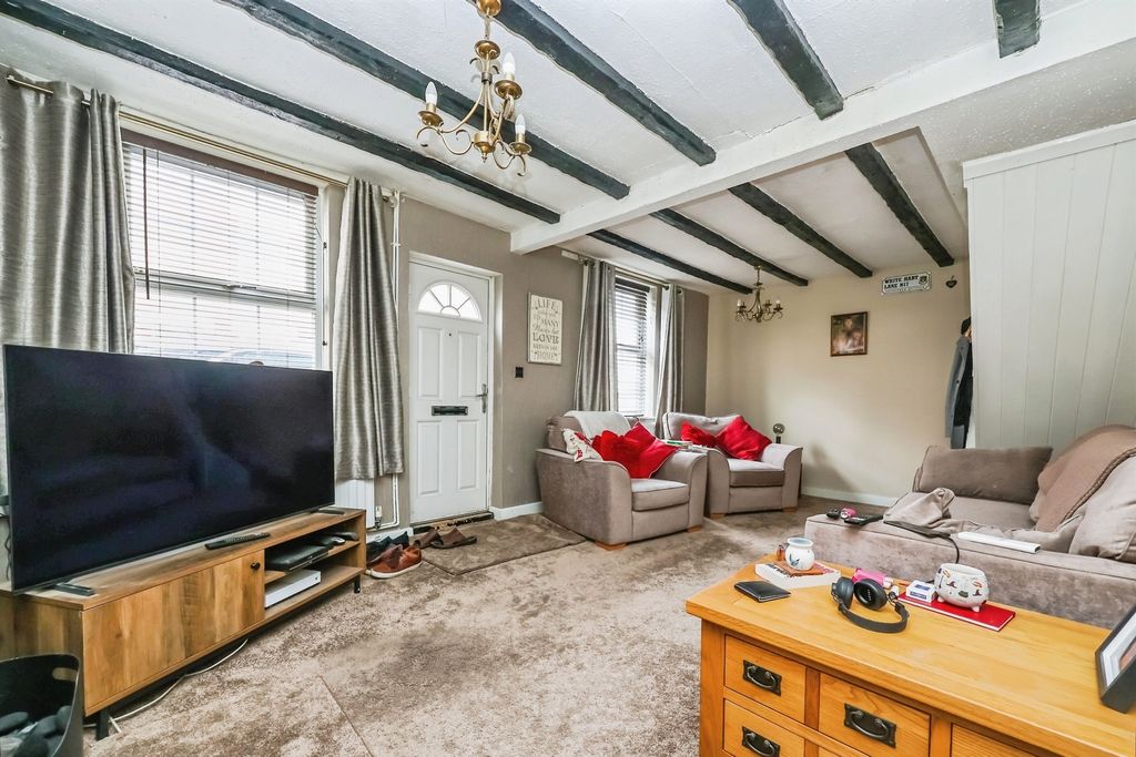 Property photo 2 of 17