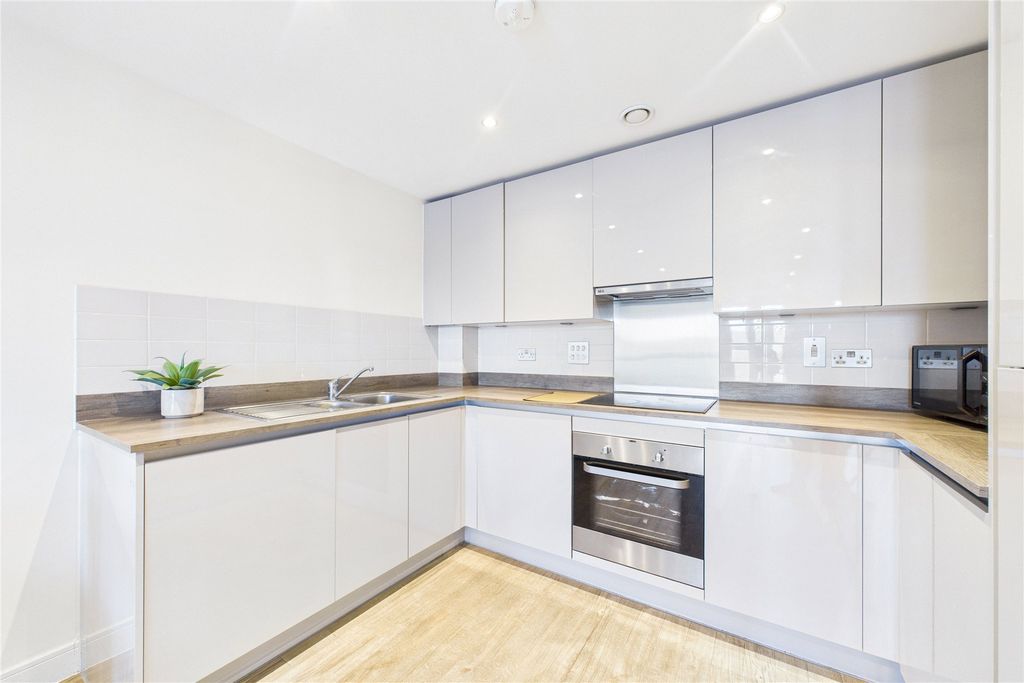 Property photo 3 of 9 Picture No. 12