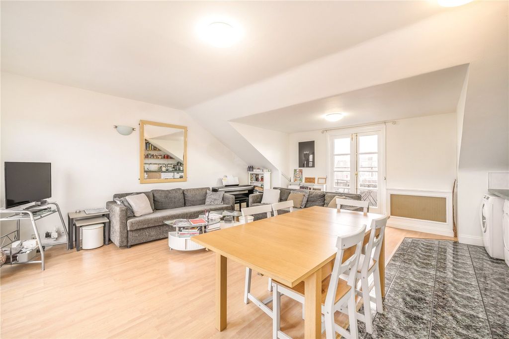 Property photo 3 of 10 Picture No. 02