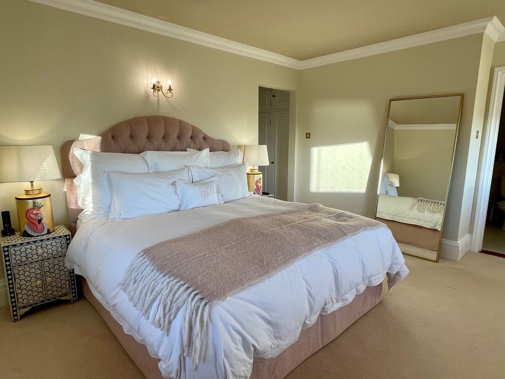 Additional image 9 of 3 bed flat for saleApt 10 Chateau Des Roches, St Brelade JE3