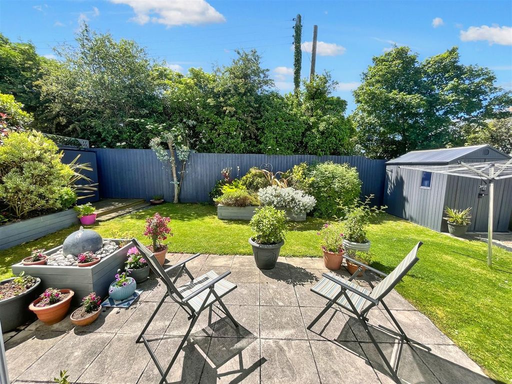 Property photo 2 of 22