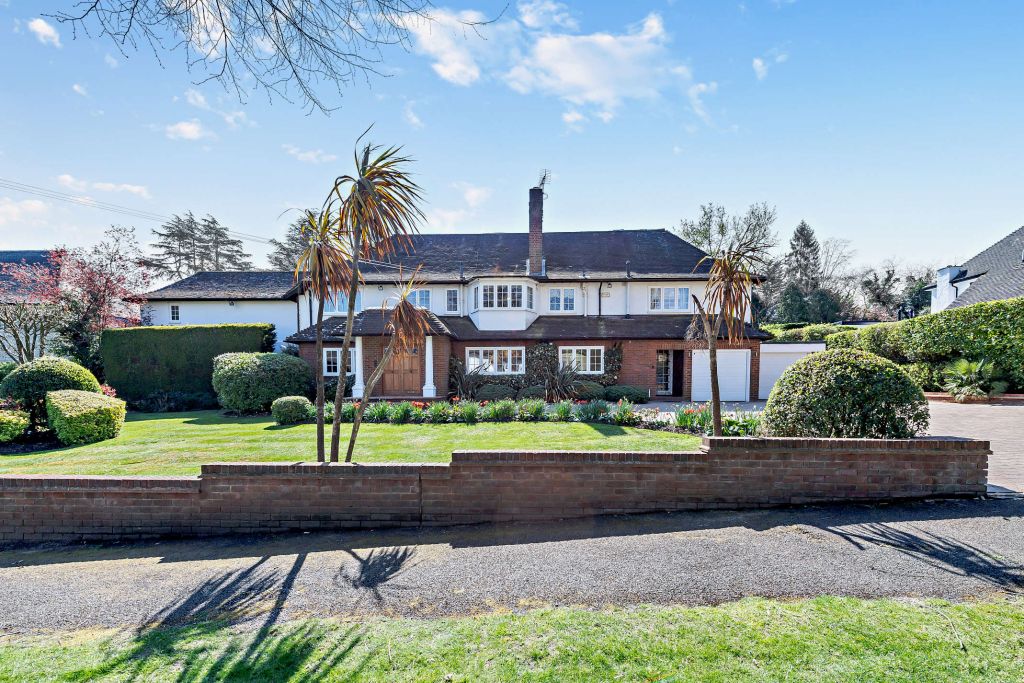 Property photo 2 of 18