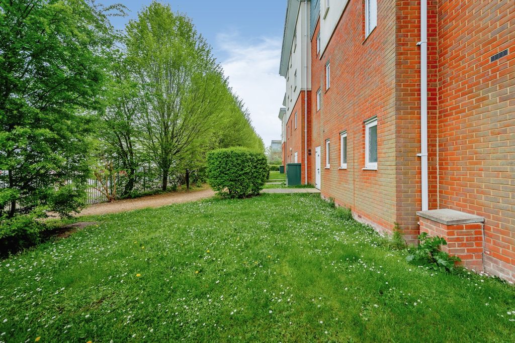 Property photo 2 of 15 Exterior