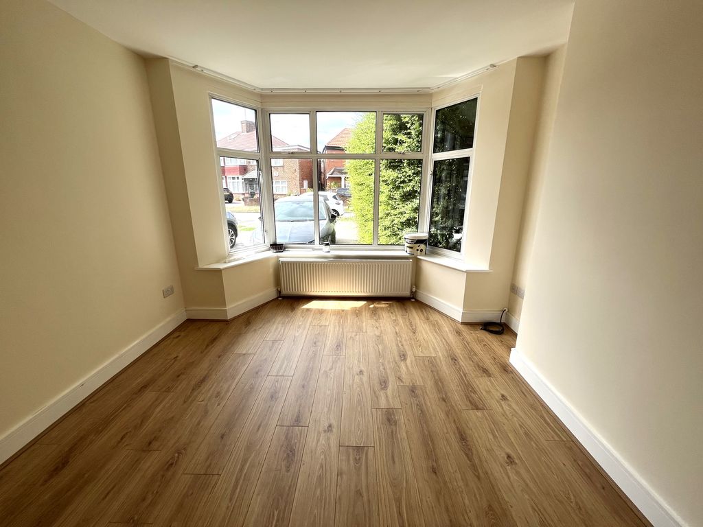 Property photo 1 of 16 Img_7132