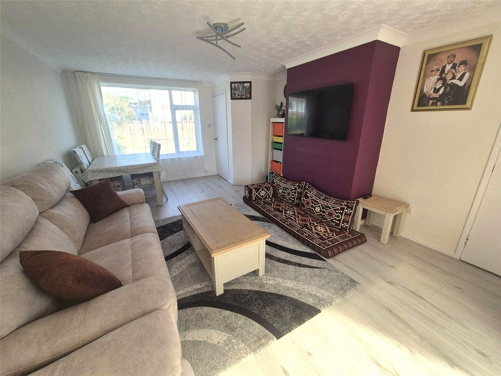 Property photo 3 of 16 Picture No. 22