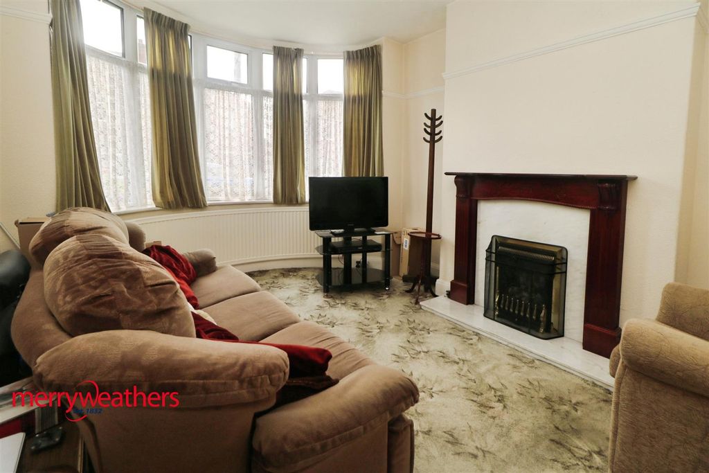 Property photo 3 of 9 Lounge