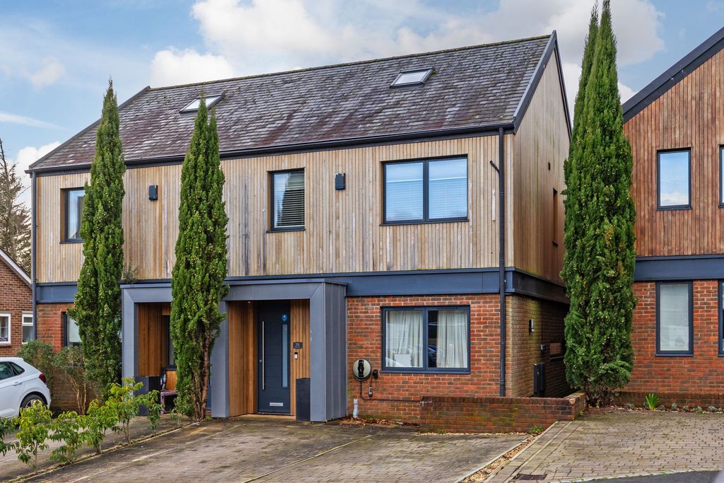 Property photo 1 of 18