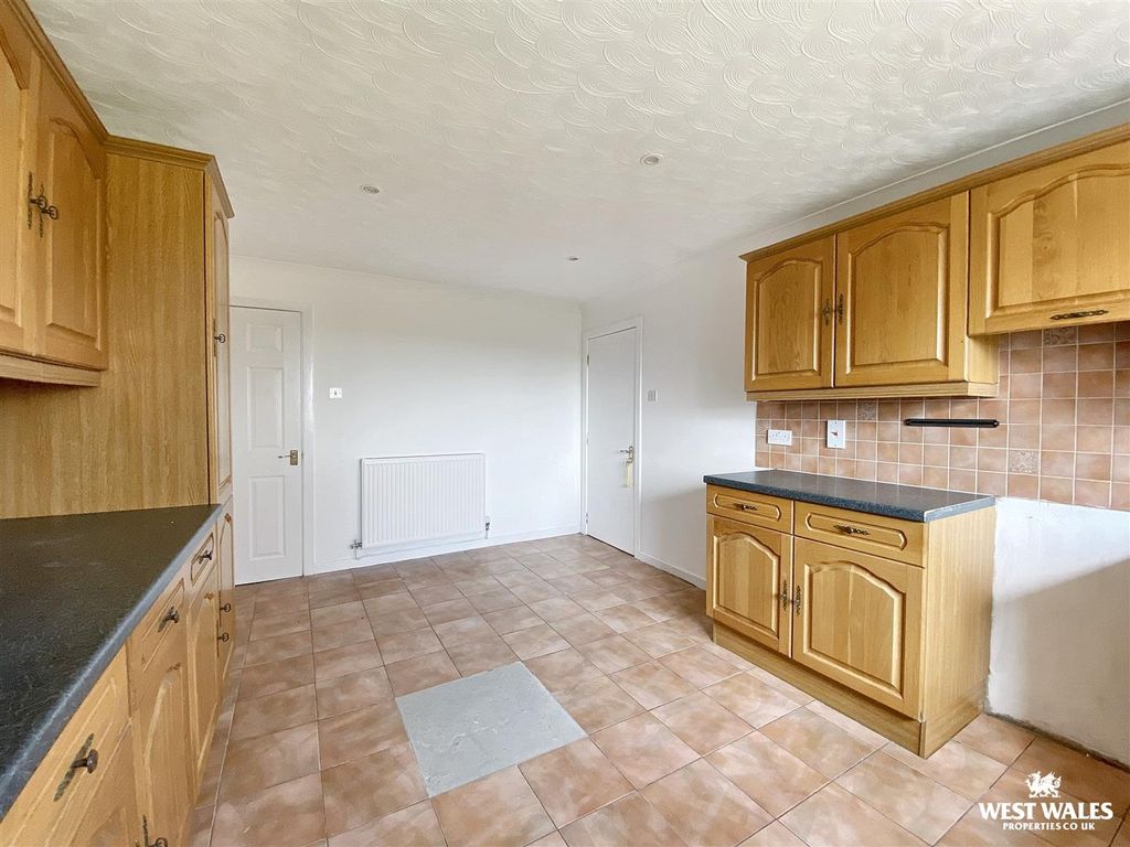 Additional image 8 of 3 bed detached bungalow for saleCenarth Close, Pembroke Dock SA72